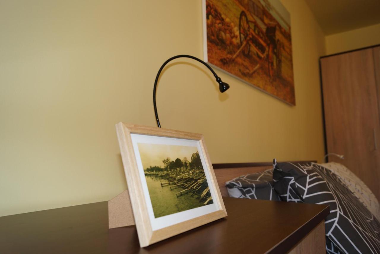 Spacious 2Bdr - Free Parking - Walk Everywhere - 300 Mbps Wifi Varna Exterior foto